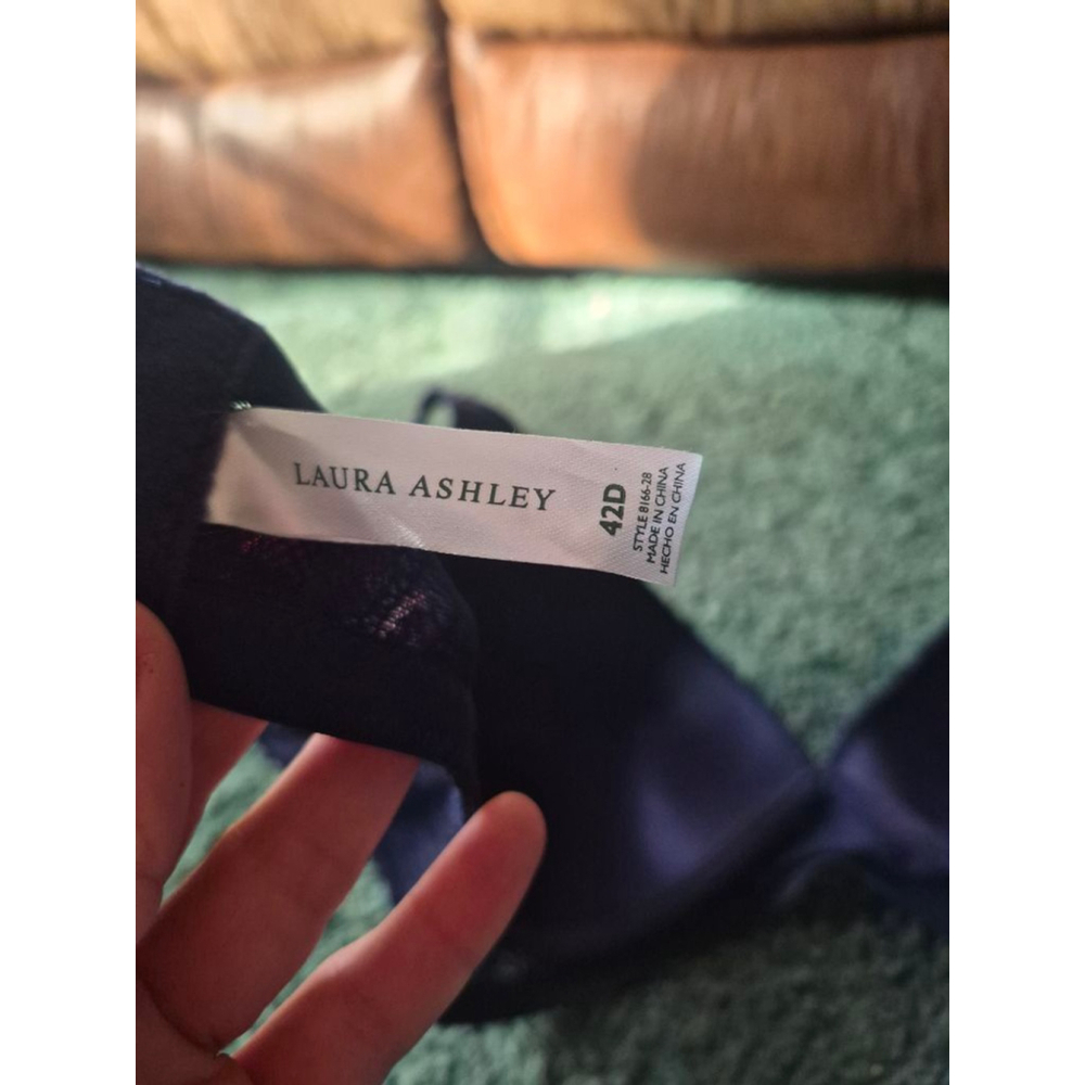 Laura Ashley Navy Blue Lace bra Womens 42D Back Closer Lingerie Loungewear - Picture 9 of 10